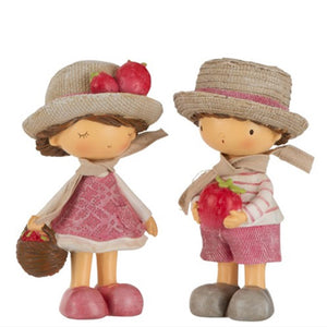 Set 2 Figuras Niños con Fresa 9,5 X 9,5 X 17,5 cm